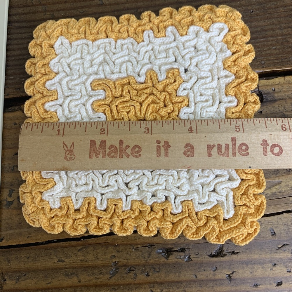 Vintage Litho Trivet Crochet hot pads Orange Cream 1976 LOT OF 3 Hand made USA - Picture 4 of 9